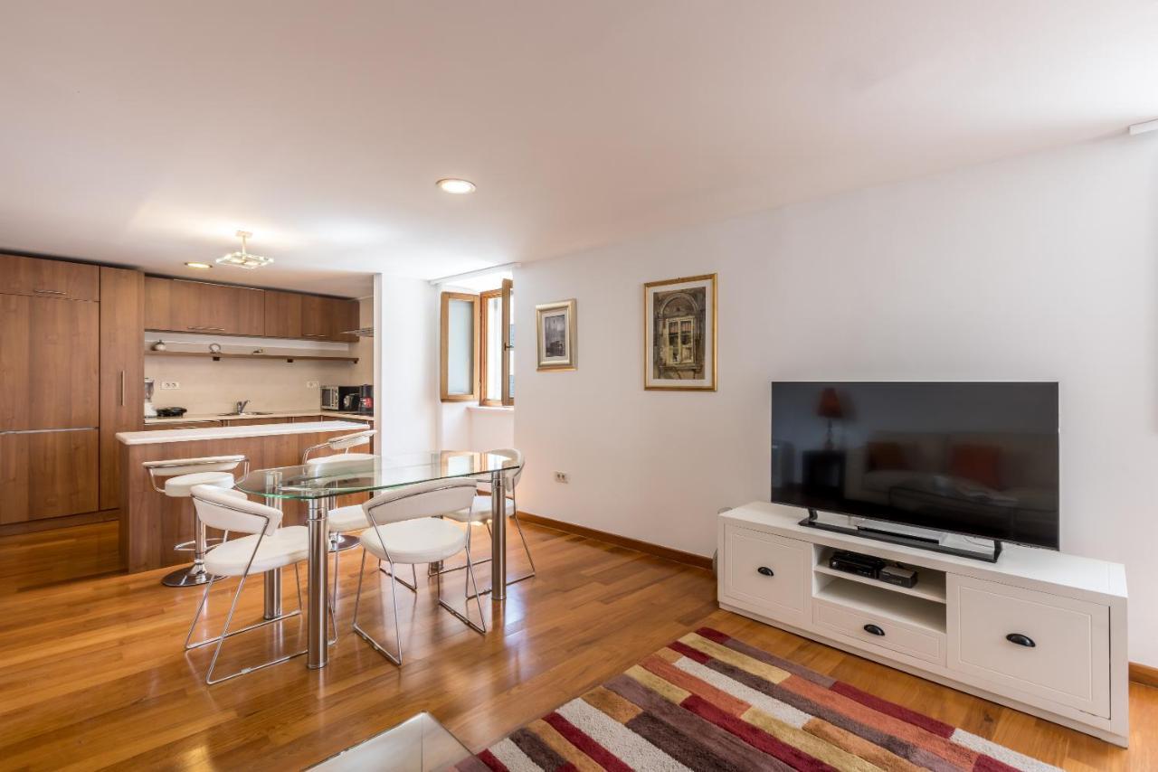 Peristil Apartment Split Bagian luar foto