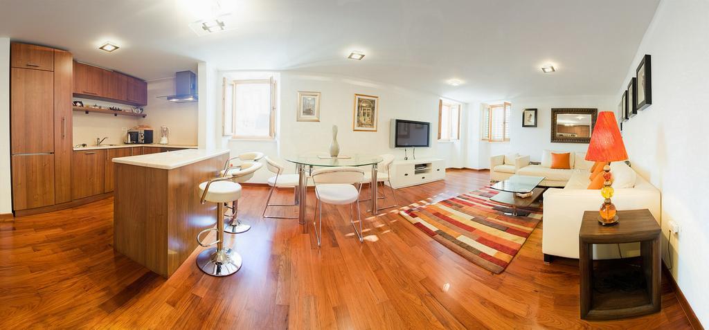 Peristil Apartment Split Bagian luar foto